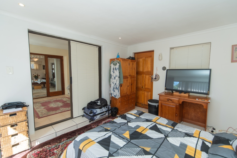 5 Bedroom Property for Sale in Framesby Eastern Cape